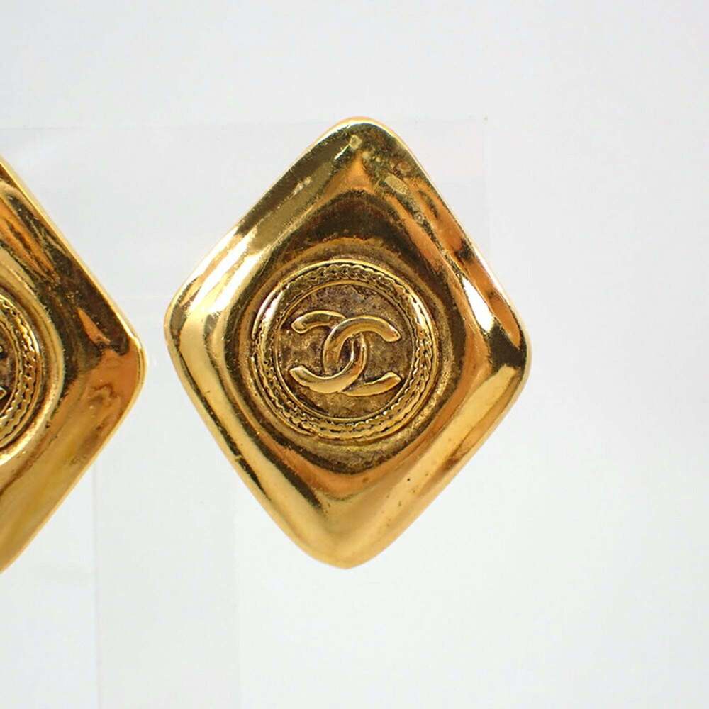 CHANEL Authentic Earrings - Picture 3 of 10